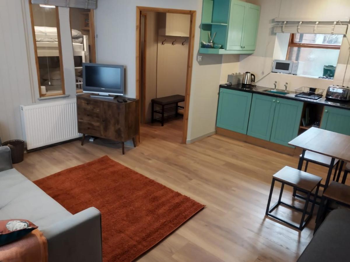 Self Contained Flat In Llanfyllin Powys Apartment Exterior photo